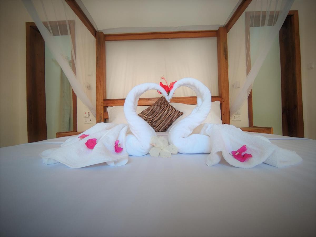 Frangi'pwani Hotel *
